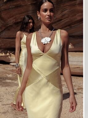 NWT Selfie Leslie Soul Fire V-Neck Maxi Dress Butter Satin Pale Yellow Slip S M